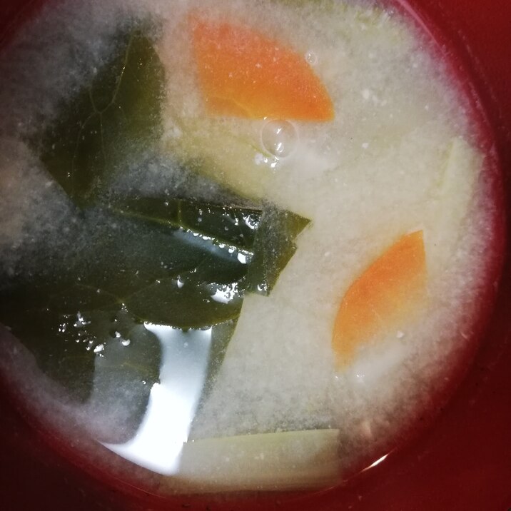 味噌汁(小松菜、人参、大根)